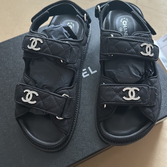 SOLD!!! Chanel F23 contoured sandals - Picture 9 of 12